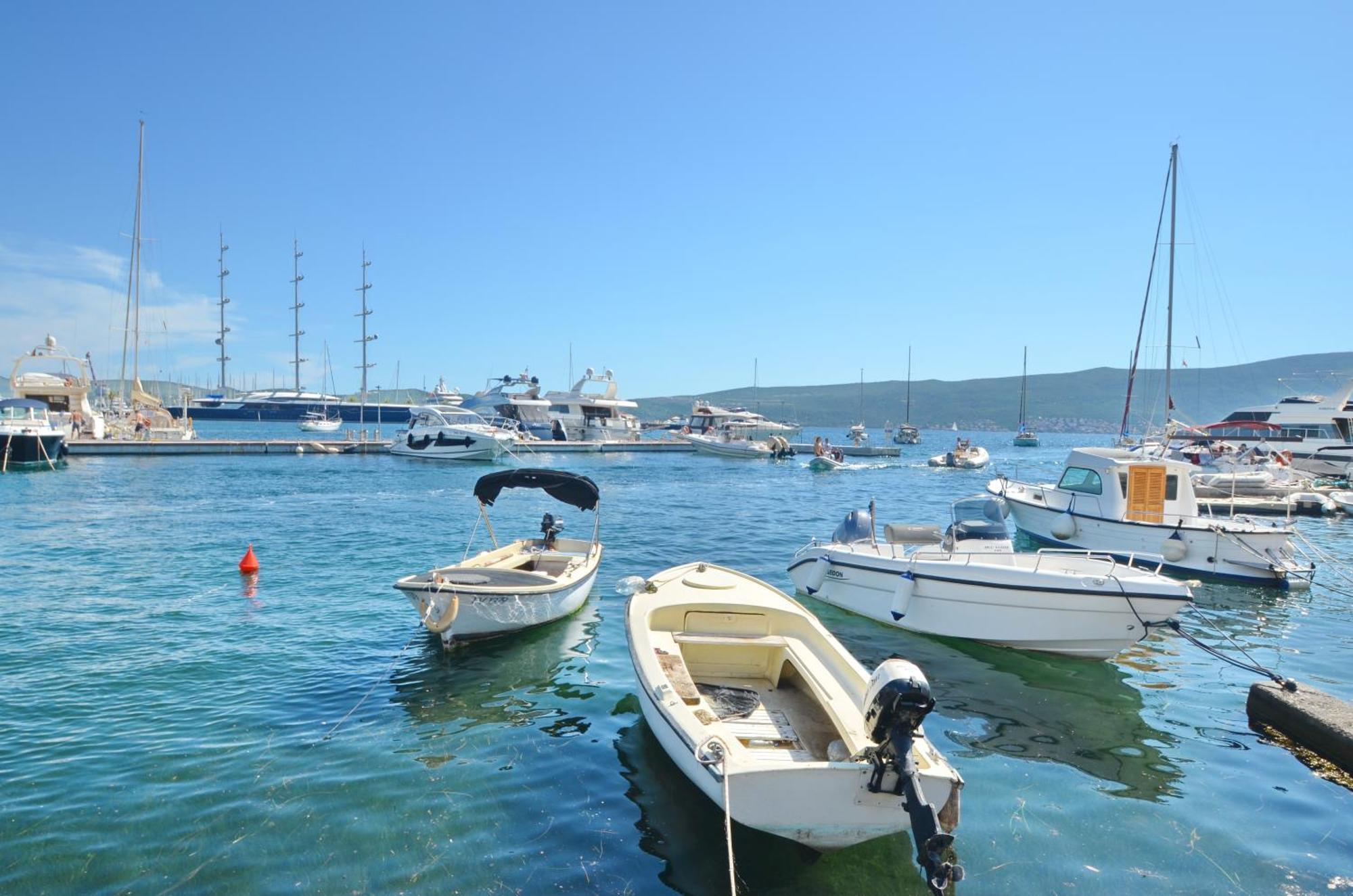 Trojanovic Apartments Tivat Bagian luar foto