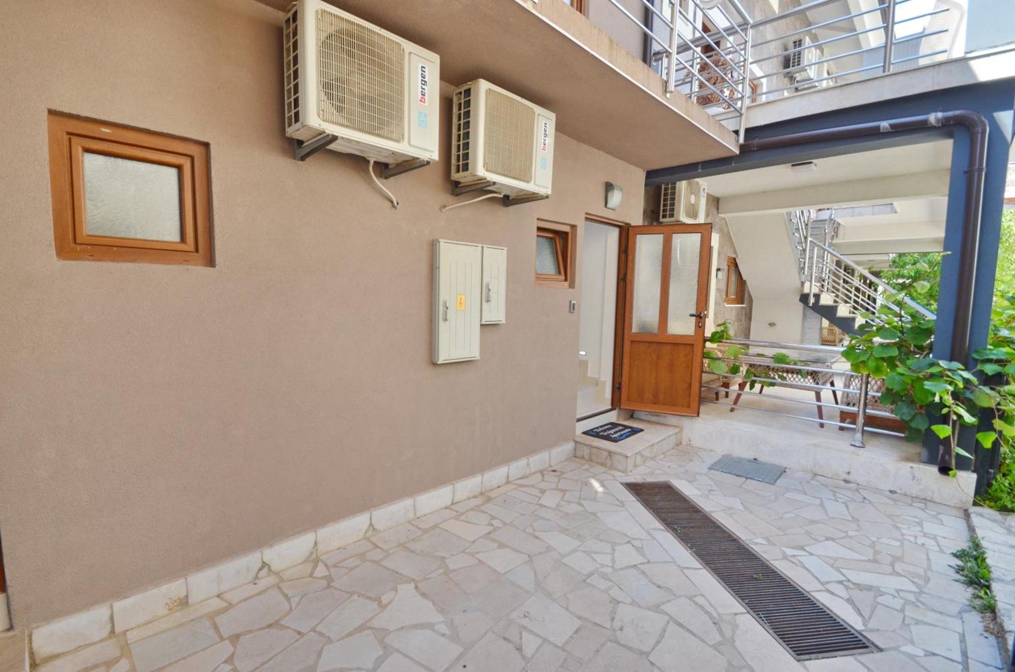 Trojanovic Apartments Tivat Bagian luar foto