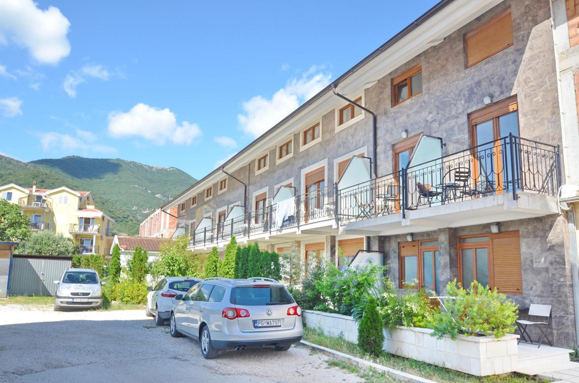 Trojanovic Apartments Tivat Bagian luar foto